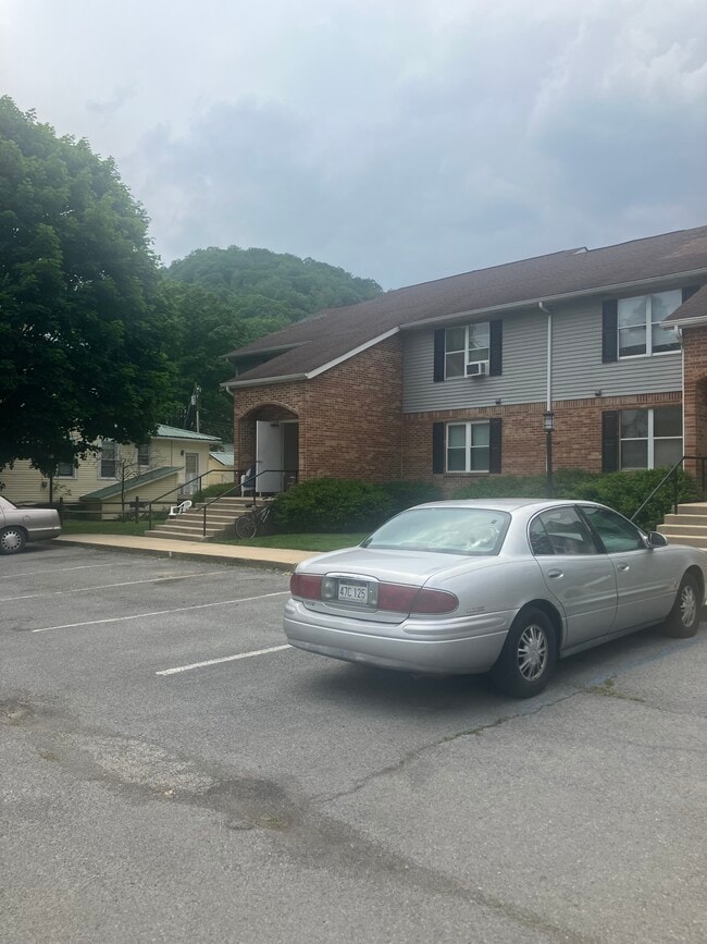 Diane Apartments
