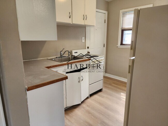 806 15th St NE in Austin, MN - Building Photo - Building Photo