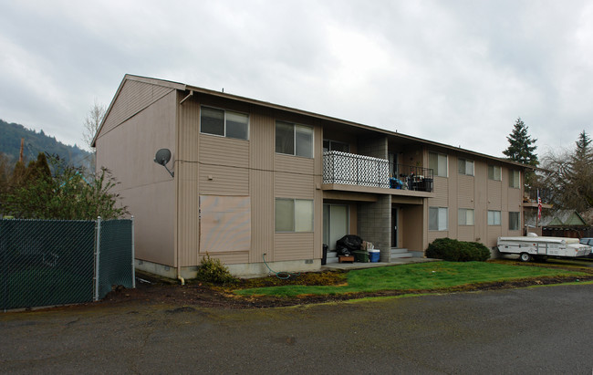 2812-2832 W Jay Ave in Roseburg, OR - Building Photo - Building Photo