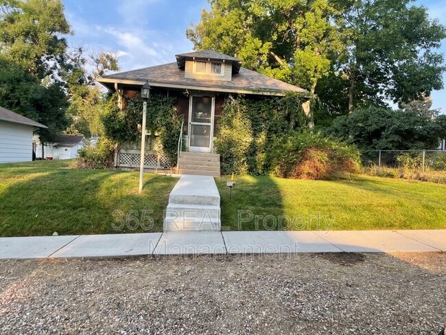 property at 10 S Denver Ave