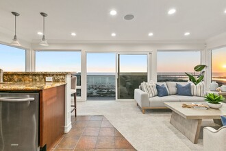 7310 W Oceanfront in Newport Beach, CA - Building Photo - Interior Photo