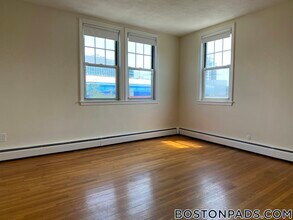 160 N Beacon St in Boston, MA - Building Photo - Building Photo