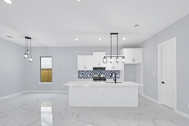 90 Burress St in Houston, TX - Foto de edificio - Building Photo