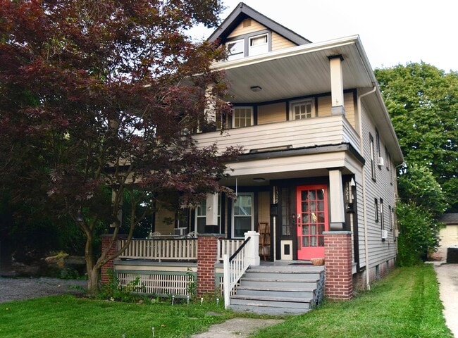 1321 Lakewood Ave