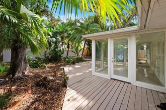 3125 W Waverly Ave in Tampa, FL - Building Photo - Building Photo