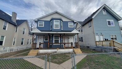 2227 5th Ave S, Unit 301 in Minneapolis, MN - Building Photo - Building Photo
