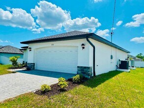 1116 NW 20th Pl in Cape Coral, FL - Building Photo - Building Photo