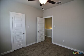 311 Creekside Curve in New Braunfels, TX - Building Photo - Building Photo