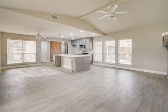 3805 W Rochelle Rd in Irving, TX - Foto de edificio - Building Photo