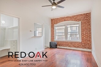 200 S Kenmore Ave in Los Angeles, CA - Building Photo - Building Photo
