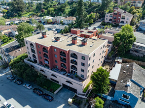 Spring Valley Condominiums in San Carlos, CA - Building Photo - Building Photo