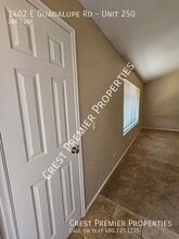 1402 E Guadalupe Rd in Tempe, AZ - Building Photo - Building Photo