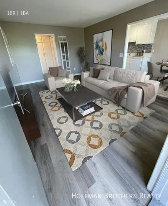 301 Avocado St in Costa Mesa, CA - Building Photo - Building Photo