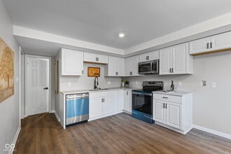 111 W Southern Ave in Indianapolis, IN - Building Photo - Building Photo