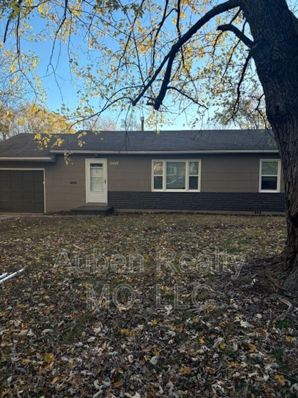 property at 10607 Richmond Ave