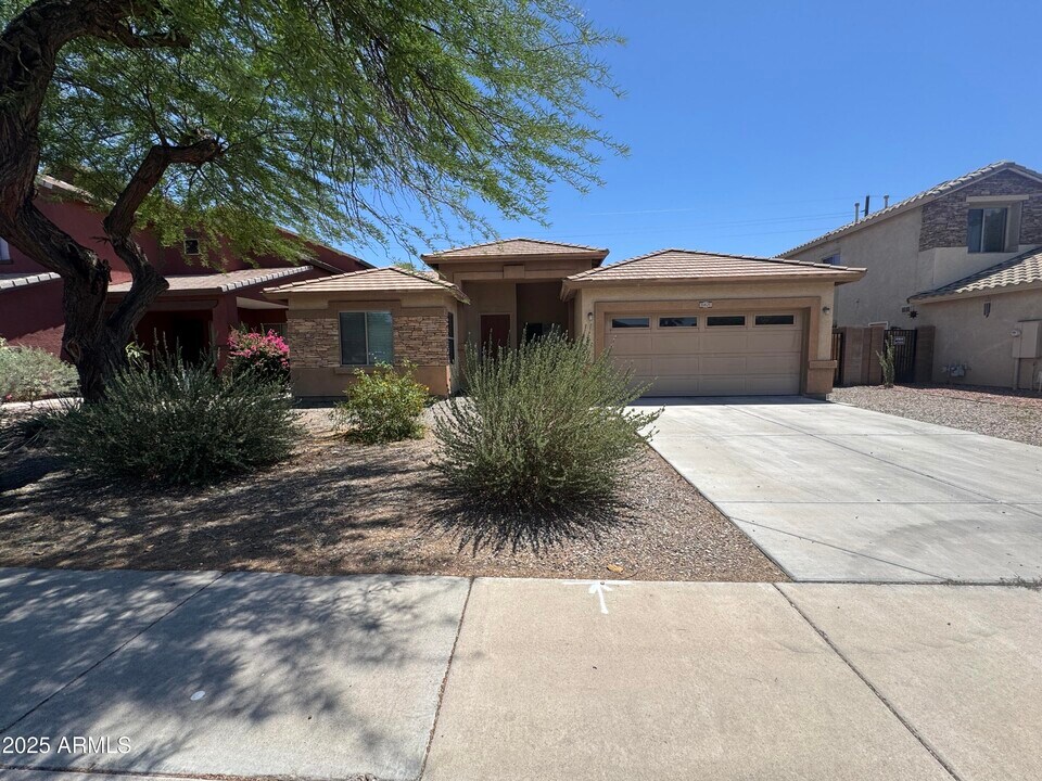6821 N 71st Dr in Glendale, AZ - Building Photo