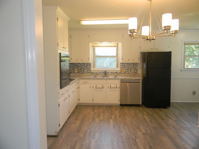 802 Westview Ct in Goldsboro, NC - Building Photo - Building Photo
