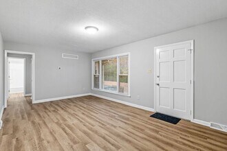 1050 Knox Rd in McLeansville, NC - Building Photo - Building Photo