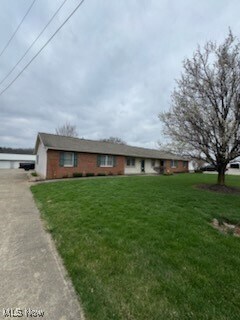 12065 Bottom Rd in Dresden, OH - Building Photo - Building Photo