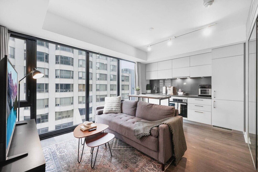 170 Cumberland St, Unit SI ID1388911P in Toronto, ON - Building Photo