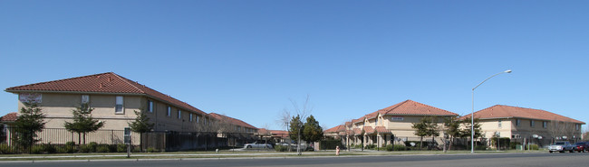 Lexar Apartments in Ceres, CA - Building Photo - Building Photo