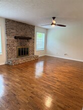 2318 Aprilmont Dr in Sugar Land, TX - Building Photo - Building Photo