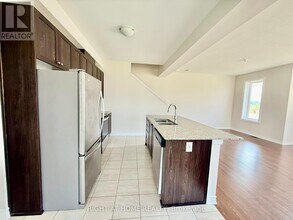 6361 Perth St in Ottawa, ON - Building Photo - Building Photo