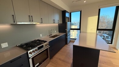 395 6th St in San Francisco, CA - Building Photo - Building Photo