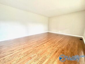 10014 Louis Dr SE in Huntsville, AL - Foto de edificio - Building Photo