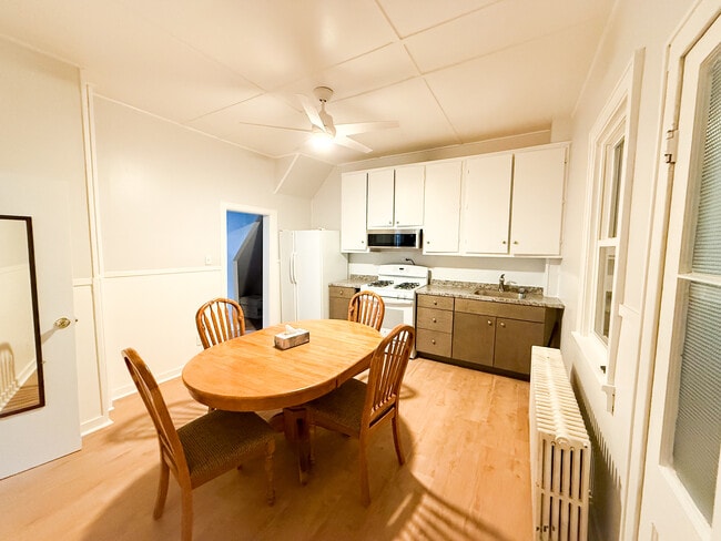 5 Lincoln Ave, Unit Floor 1