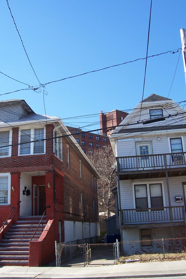 307 Beach 70 St in Far Rockaway, NY - Building Photo - Building Photo