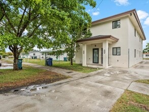 10451 SW 179th St in Miami, FL - Building Photo - Building Photo