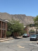 4433 N Stanton St, Unit 356 in El Paso, TX - Foto de edificio - Building Photo