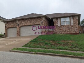 1424 S Solaira St in Ozark, MO - Building Photo