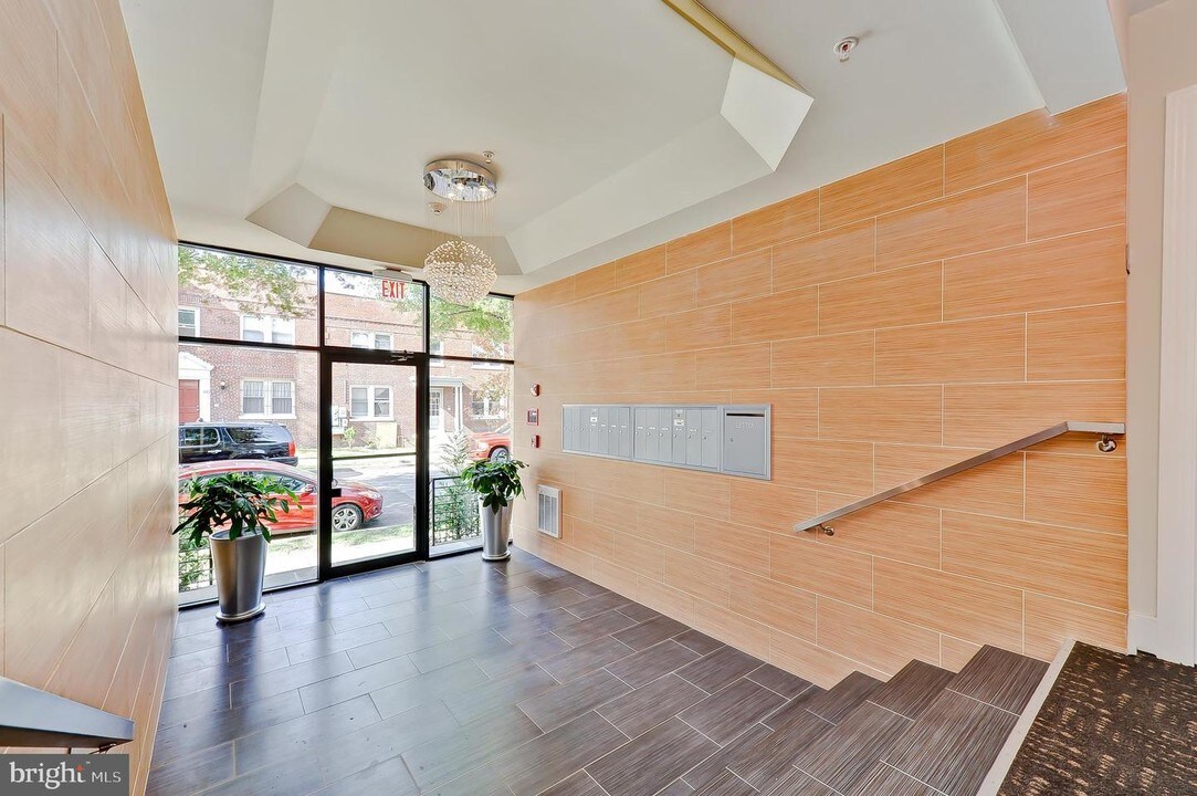 417 18th St NE-Unit -202 in Washington, DC - Building Photo