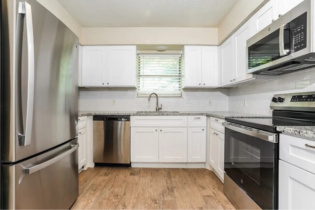 6406 Big Springs Dr in Arlington, TX - Building Photo - Building Photo