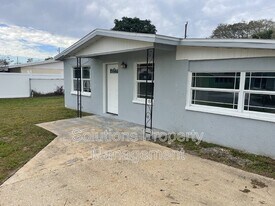 2466 Pepper Ave in Melbourne, FL - Building Photo