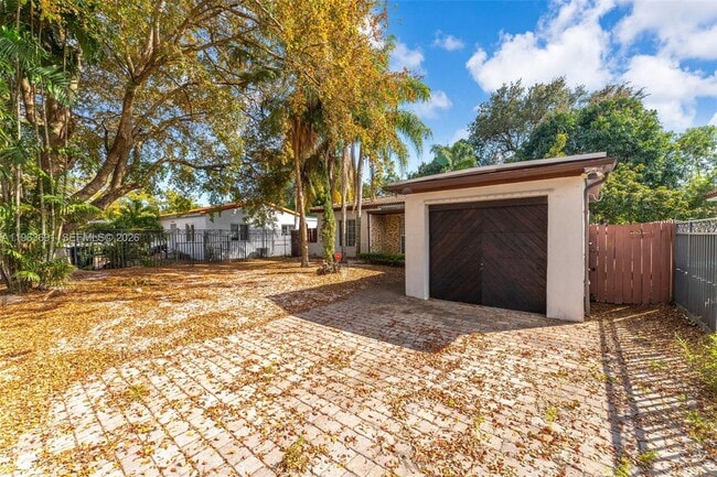 property at 4220 SW 13th St