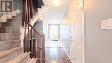 617 Sunburst St in Ottawa, ON - Building Photo - Building Photo