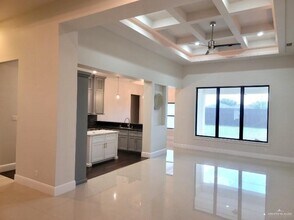 28 Highland Ct W in McAllen, TX - Building Photo - Building Photo