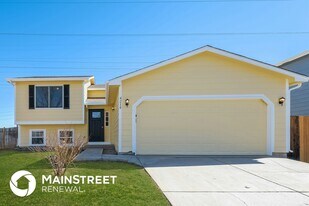 4214 S Halifax Way in Aurora, CO - Building Photo