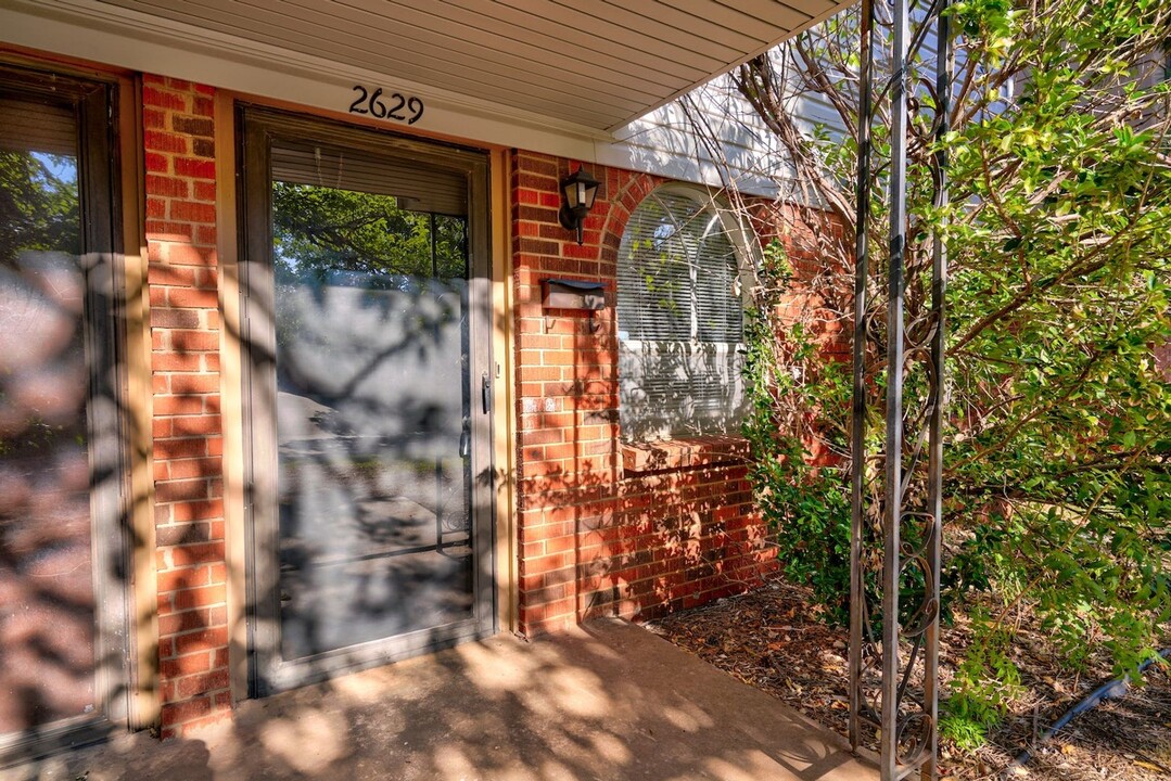 2629 Elwood Dr in Edmond, OK - Building Photo