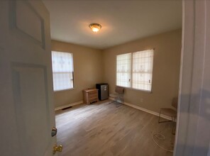 862 Parsons St Sw in Atlanta, GA - Building Photo - Interior Photo