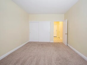 6815 Remmet Ave in Canoga Park, CA - Building Photo - Building Photo