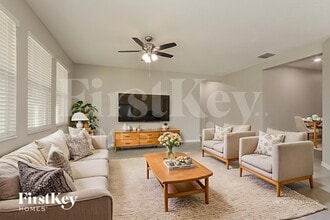 921 Carmillion Ct, Unit E in Groveland, FL - Foto de edificio - Building Photo