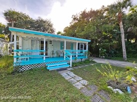 8515 N Atlantic Ave in Cape Canaveral, FL - Building Photo