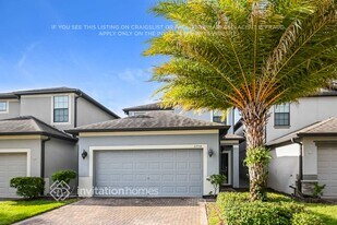 2708 Garden Falls Dr in Brandon, FL - Building Photo