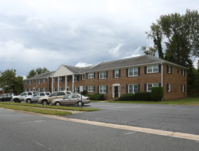 Middleboro Crest Apartments in Wilmington, DE - Building Photo - Building Photo