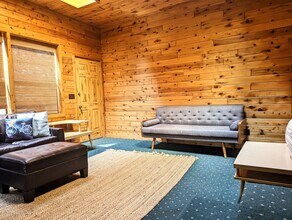 1317 Orchard Ct in Neenah, WI - Building Photo - Building Photo