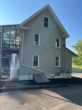 278 N Maple St in Enfield, CT - Building Photo - Building Photo
